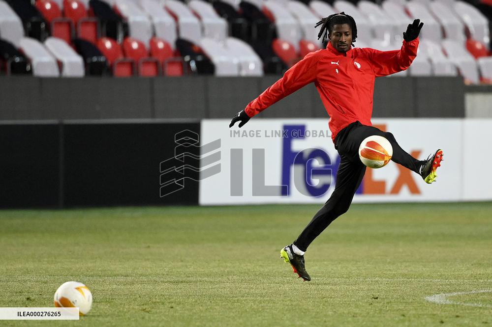 Peter Olayinka, training, Slavia Praha