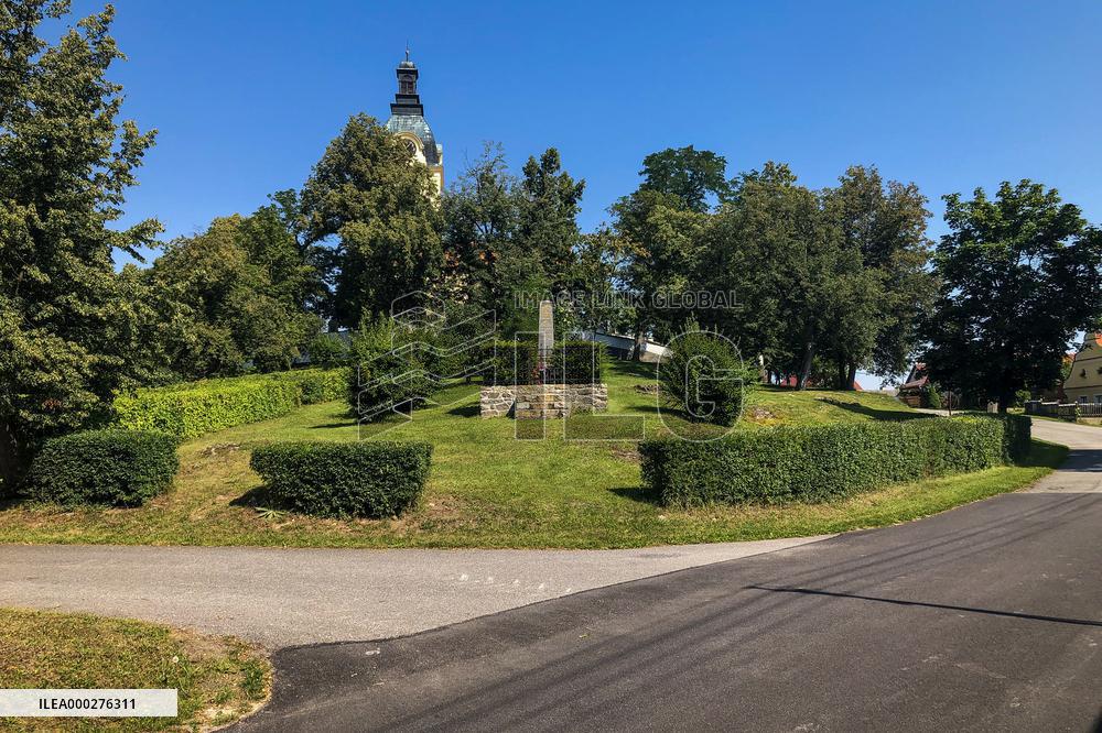 Putim, village, monument, memorial, Church of St. Lawrence