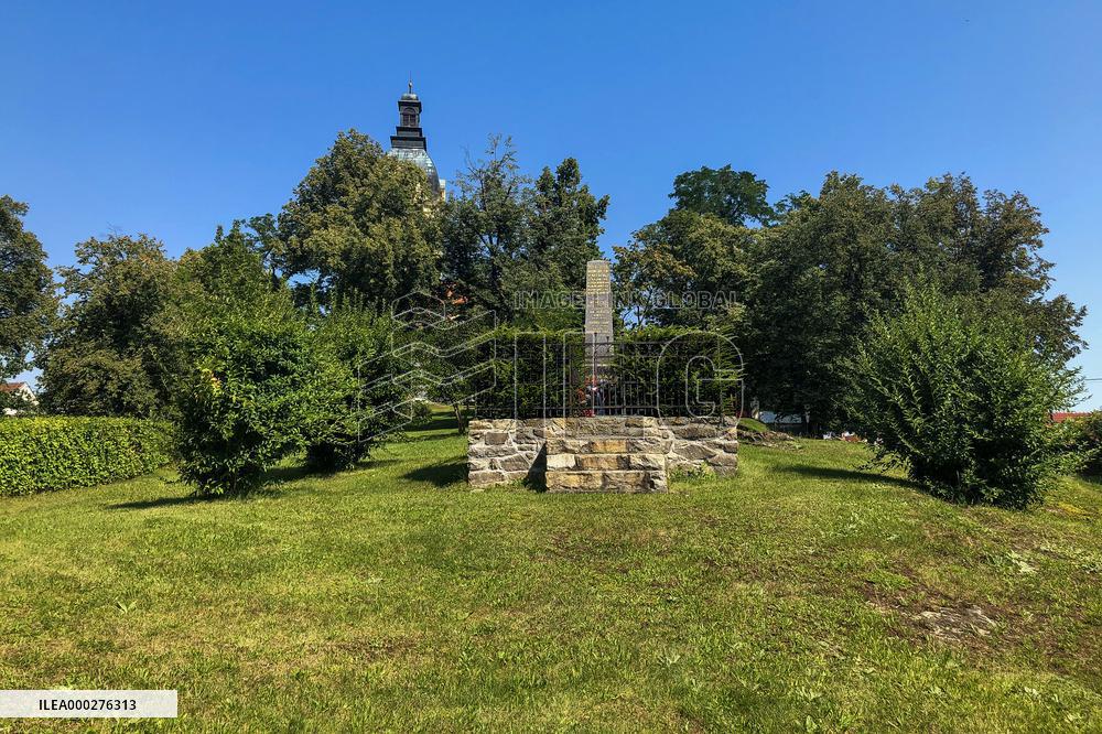 Putim, village, monument, memorial, Church of St. Lawrence