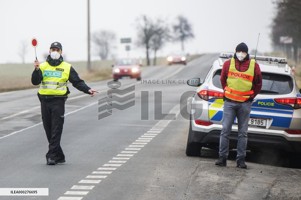 Police control, policemen, car, road, way, Ejpovice, epidemic restrictions