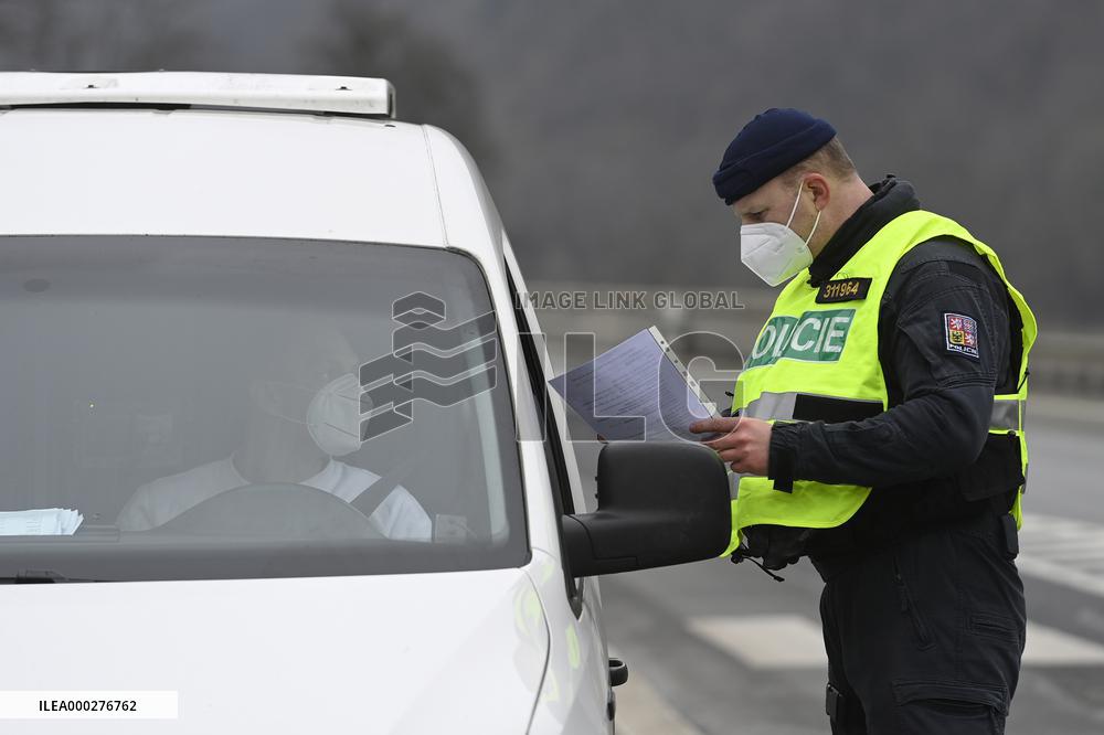 Police control, policemen, car, road, way, epidemic restrictions