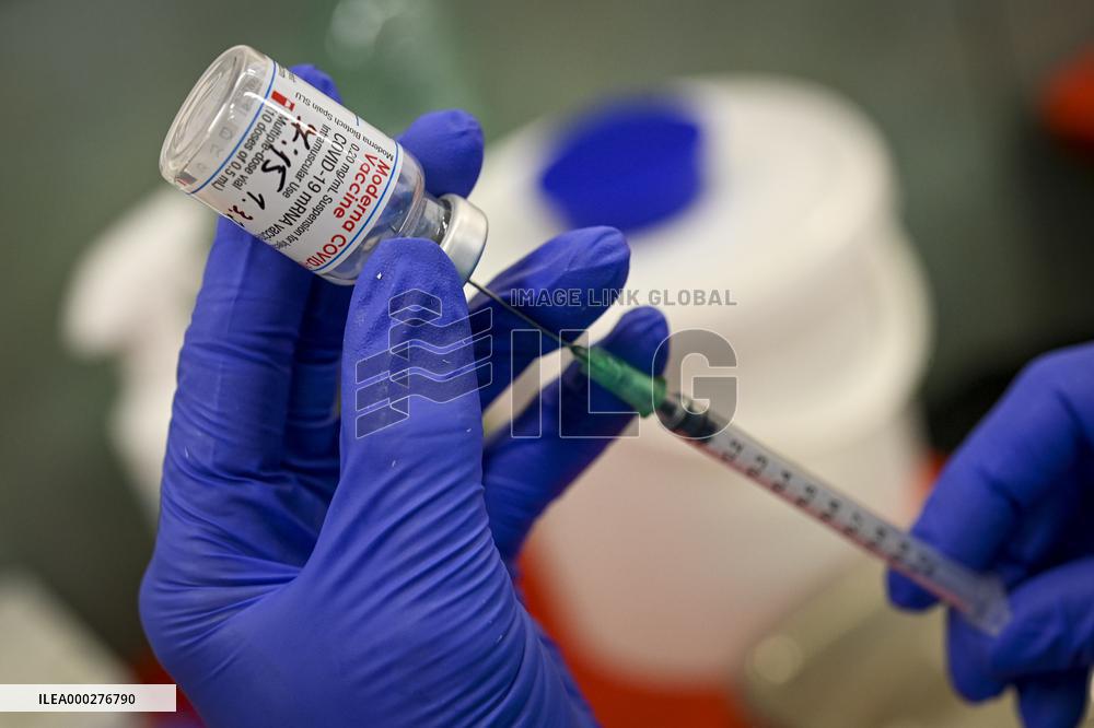 vaccination center in Prague, Moderna vaccine, covid-19, coronavirus