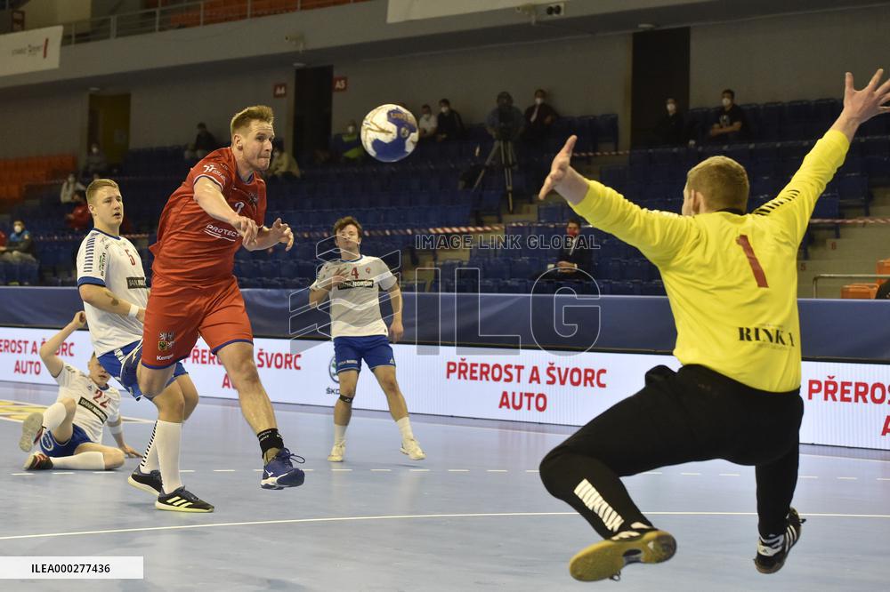 Jakub Hrstka, Tordur Skorheim Guttesen