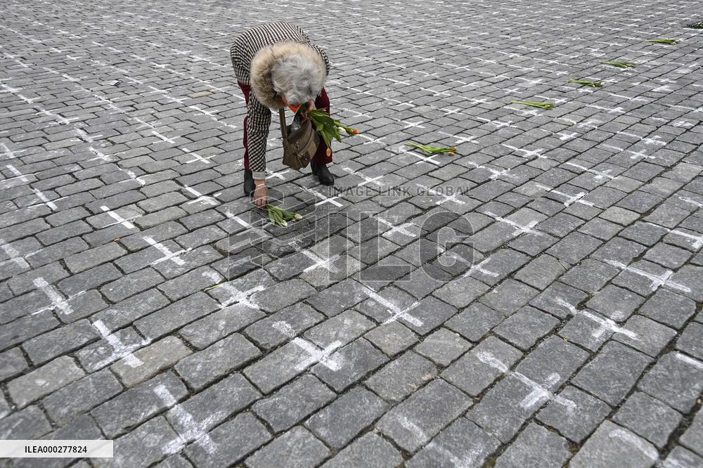Old Town Square, Prague, memorial, little white cross, victims, coronavirus, covid-19