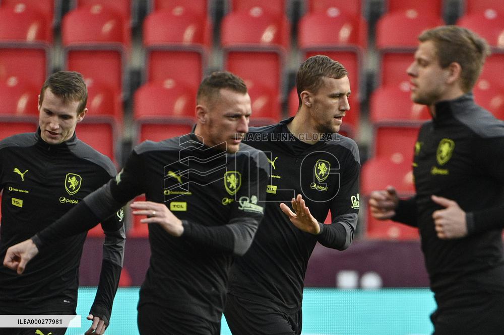 Tomas Soucek, Vladimir Coufal, Czech Republic national football team, training session