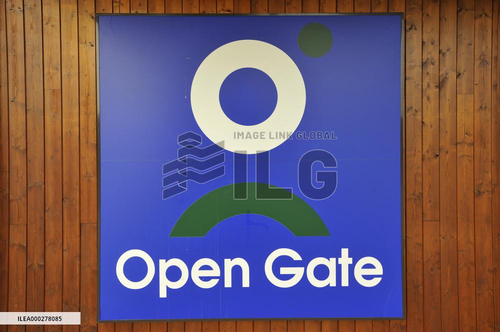 Open Gate elite primary school for exceptionally gifted children, logo