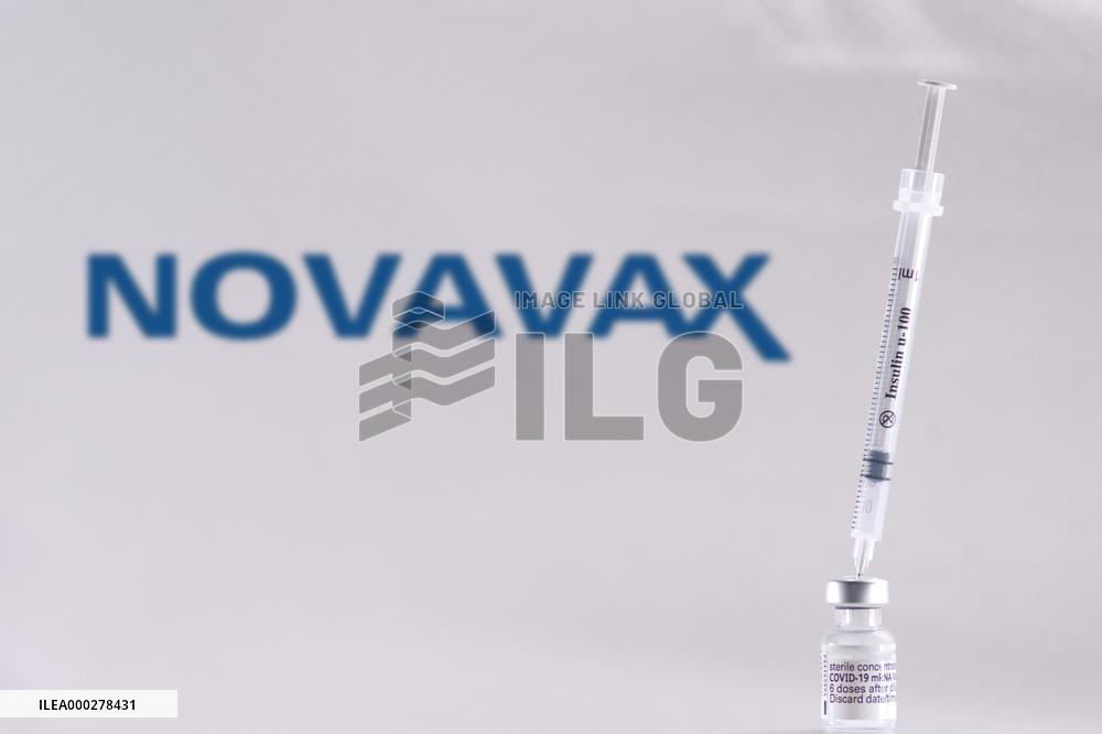 Vaccine,  Novavax, syringe.
