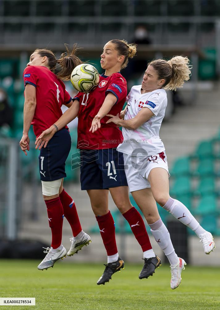 Lucie Martinkova, Andrea Staskova, Luana Buhler