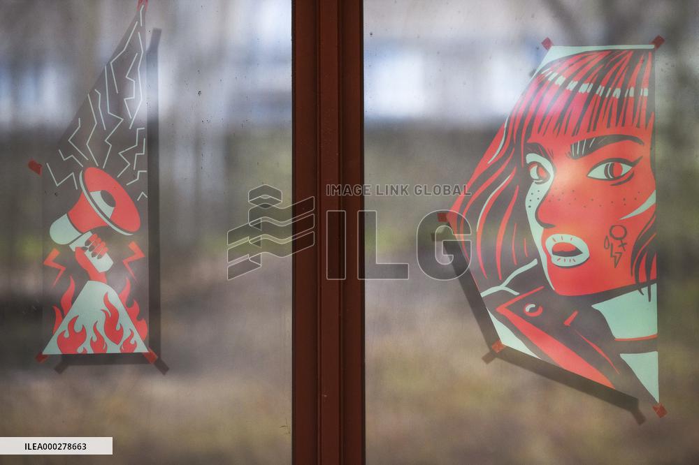 Ciocio Czesia - exhibition of illustrations on the platform