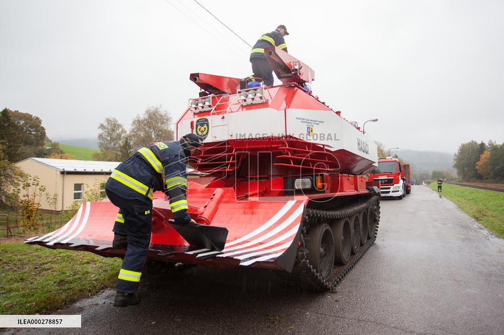 explosion of the ammunition store in Vrbetice, firefighters, fire fighting tank