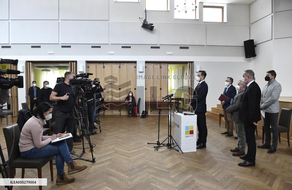 Stanislav Polcak, Tomas Chmela, Miloslav Svarovsky, Zdenek Hovezak, Petr Gazdik