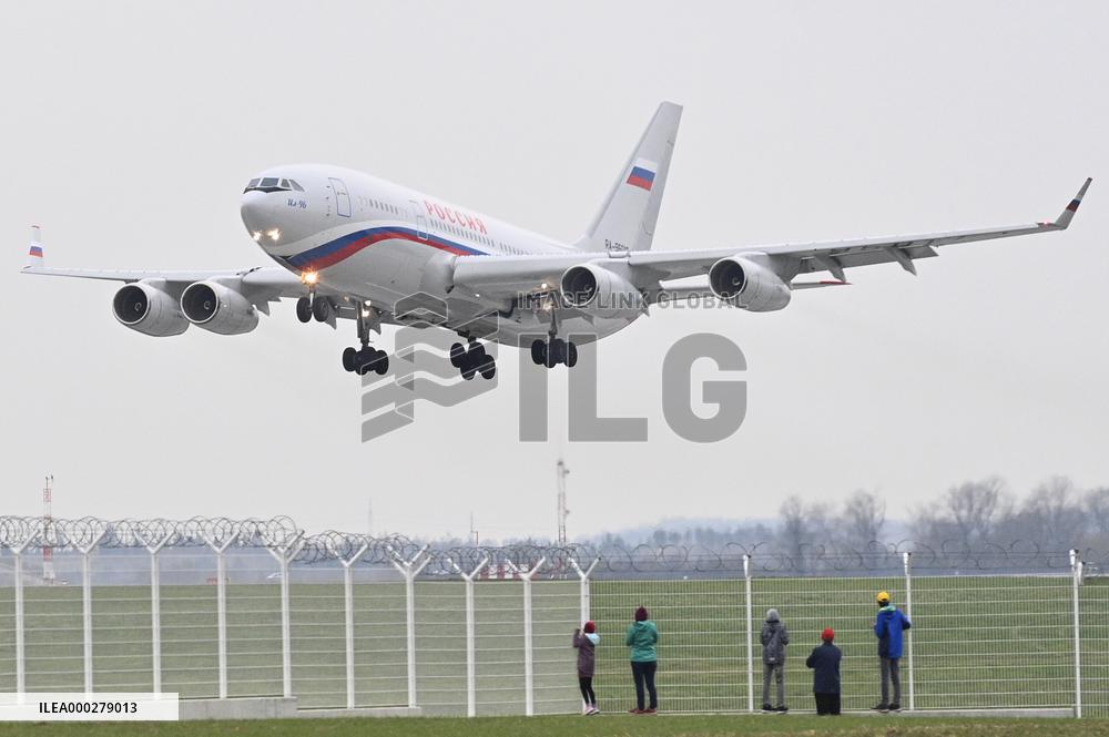 plane Ilyushin 96-300, Vaclav Havel Airport, expelled diplomats, aircraft