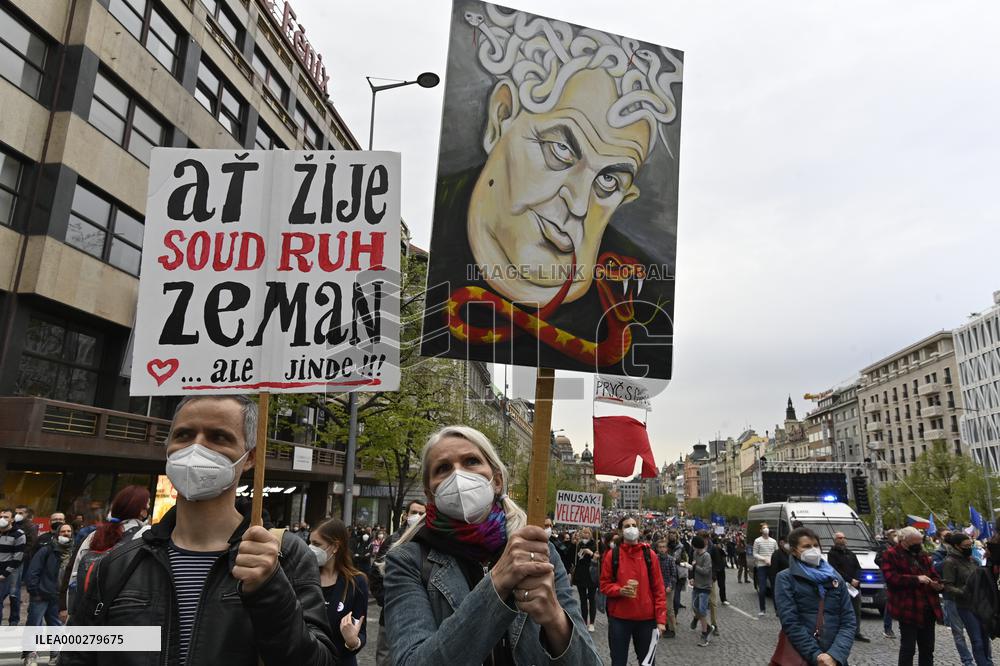 People, demonstrations against pro-Russian stances of President Milos Zeman, Andrej Babis, PM