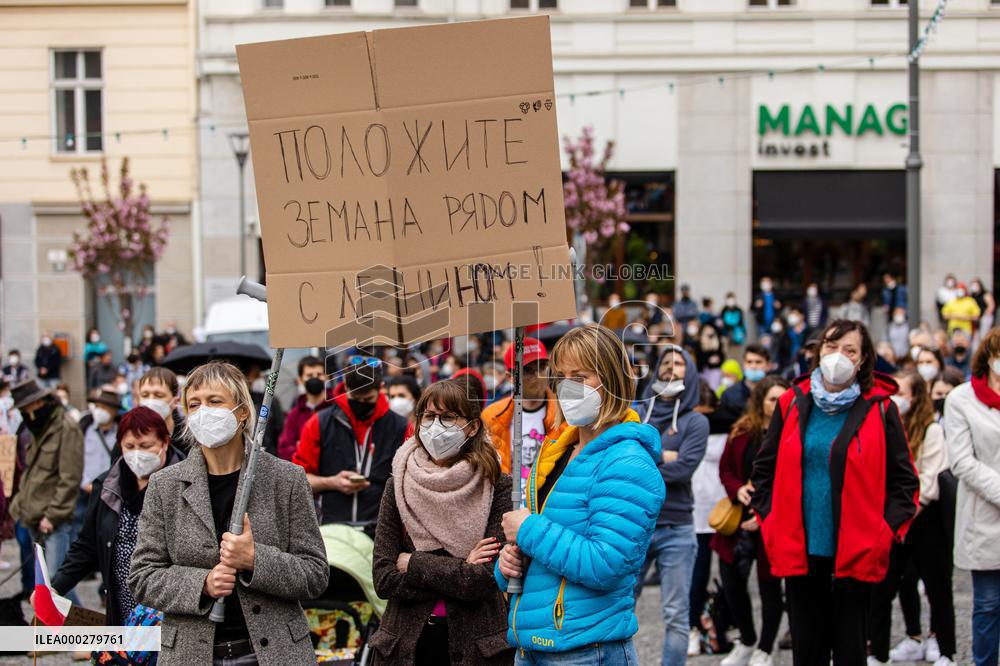People, demonstrations against pro-Russian stances of President Milos Zeman