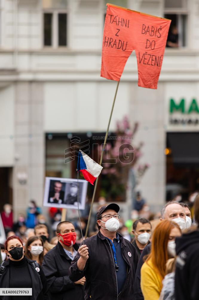 People, demonstrations against pro-Russian stances of President Milos Zeman