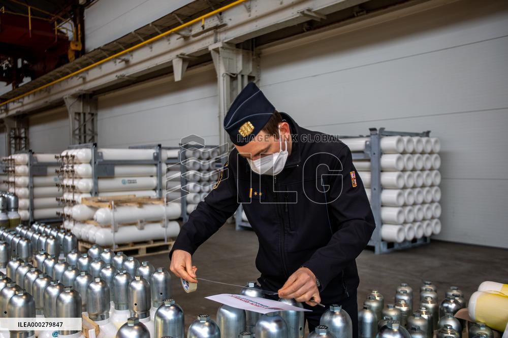 Czech government gives 500 oxygen tanks to India, oxygen cylinders, humanitarian aid