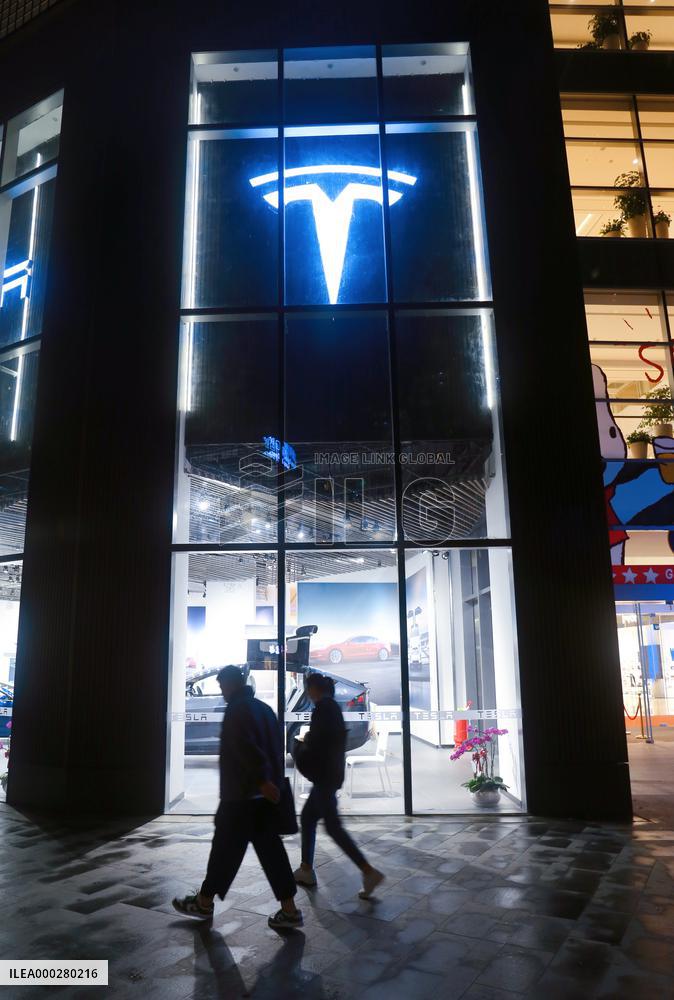 New Energy Electric Vehicle Tesla