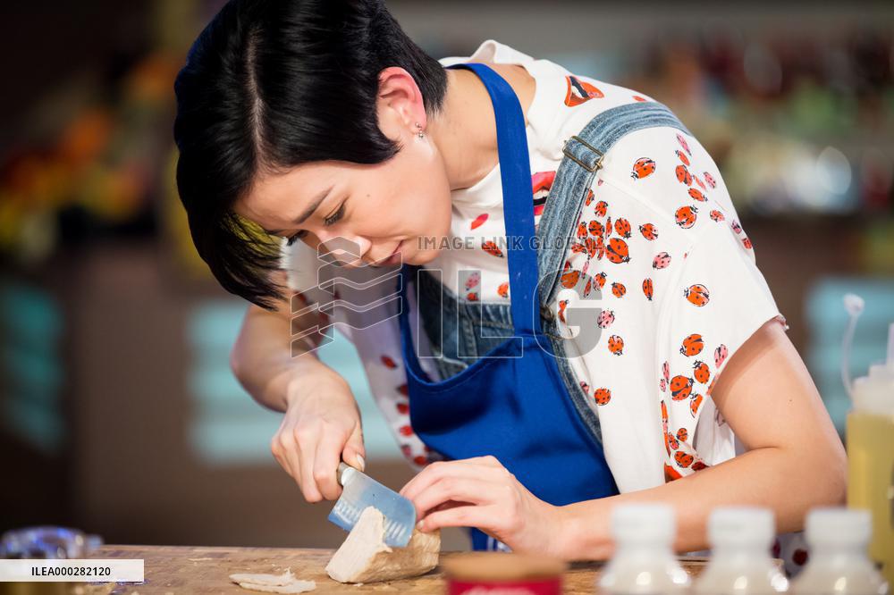 Femail Star Charmaine Sheh