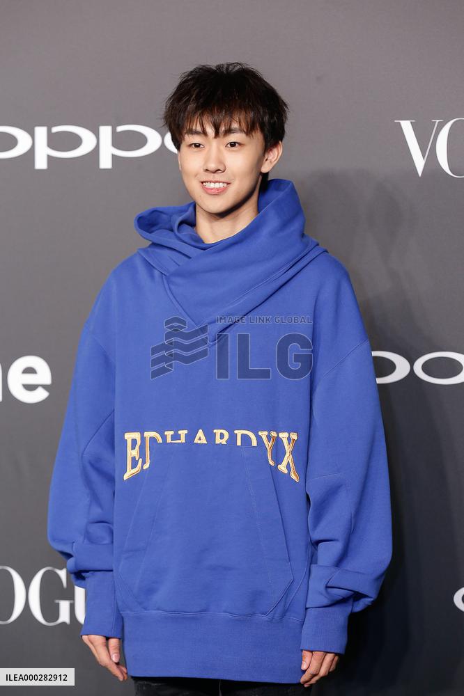 VOGUE ME 2018 FLASHING NIGHT