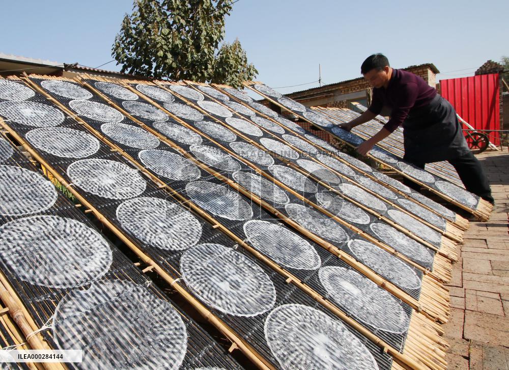 Hand-made Powdered Skin Production