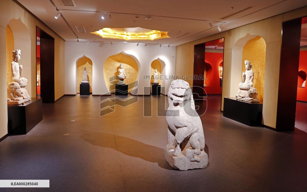 Thai Hui Cultural Park King Kong Museum