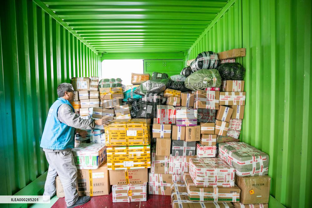 Double 11 E-commerce Warehouse Logistics