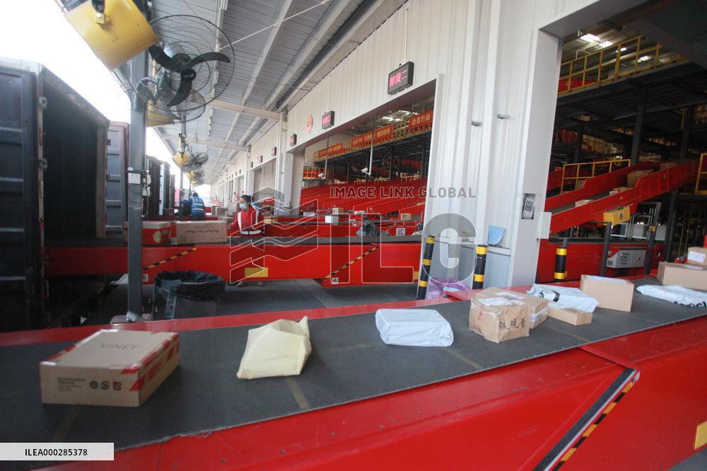 China's Double 11 E-commerce Festival Logistics Peak