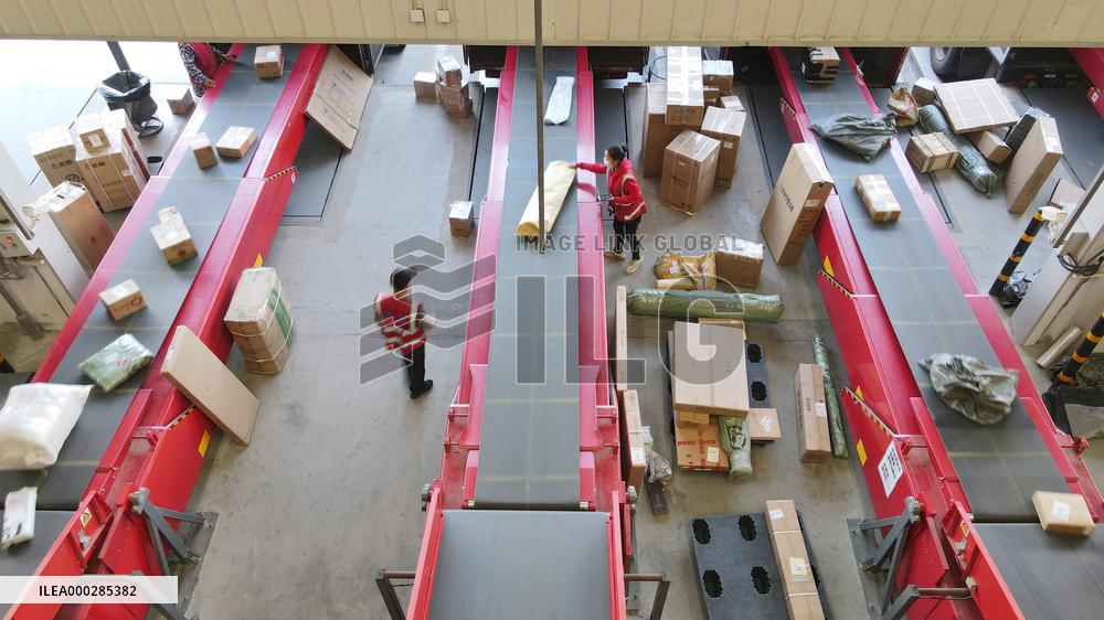 China's Double 11 E-commerce Festival Logistics Peak