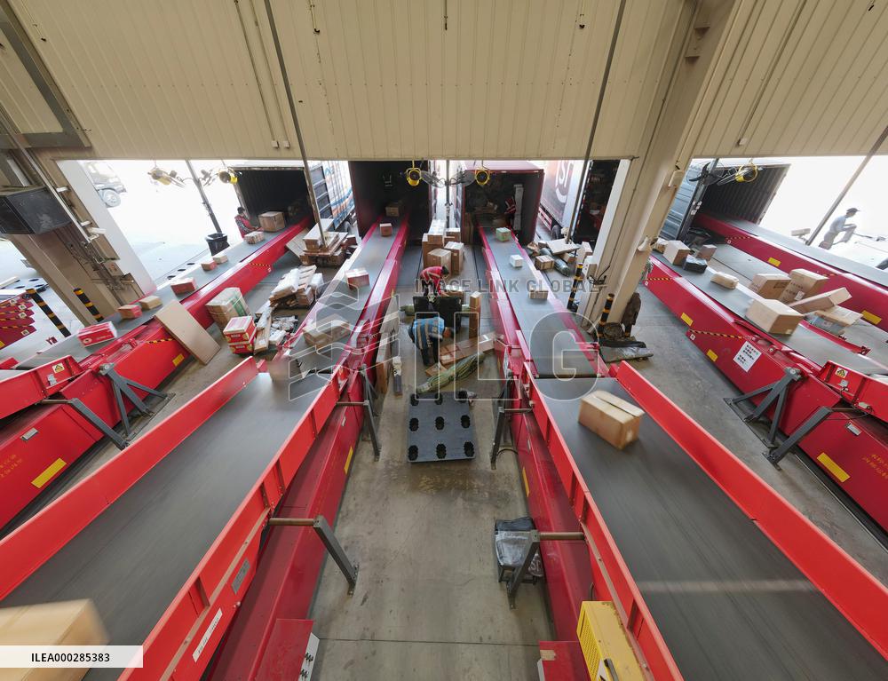 China's Double 11 E-commerce Festival Logistics Peak