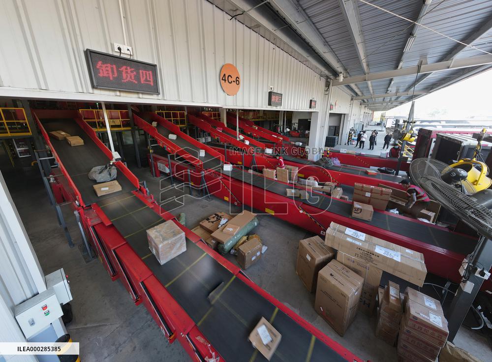 China's Double 11 E-commerce Festival Logistics Peak