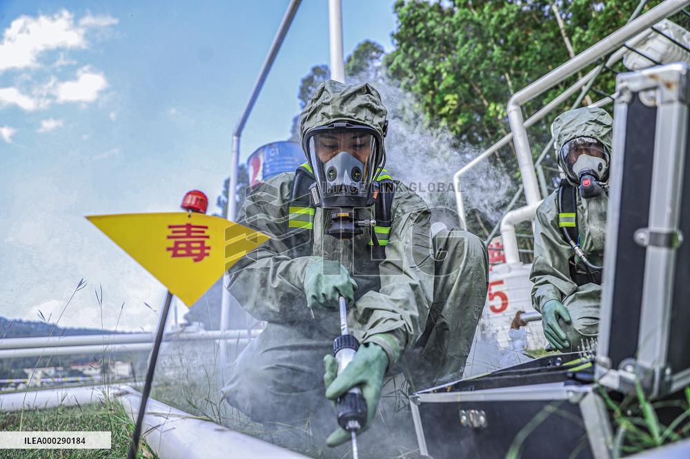 Armed Police Officers And Soldiers Conducted Emergency Drill