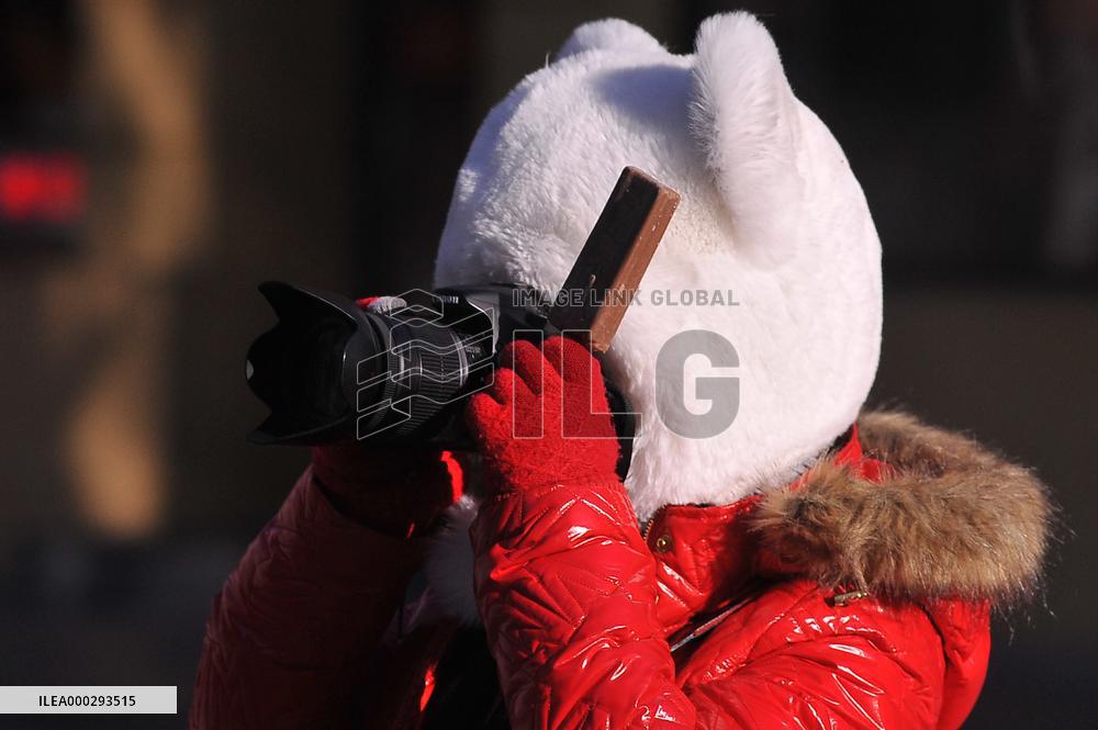 Eat Popsicles in Severe Cold