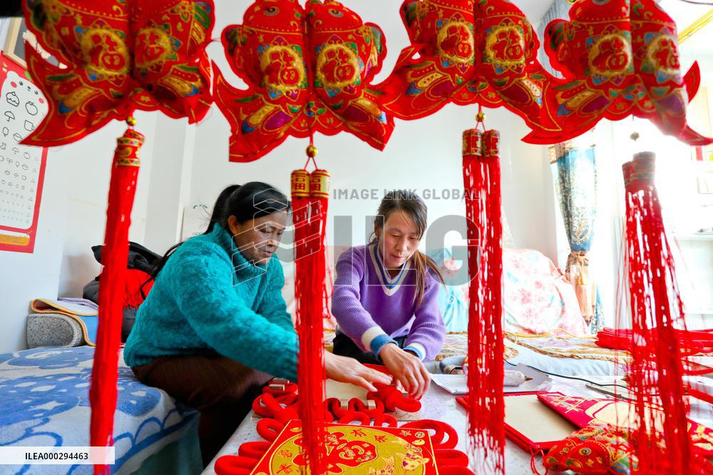 Chinese Knots Production