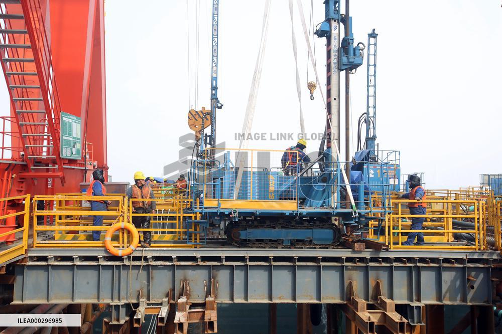 Changtai Yangtze River Bridge Construction