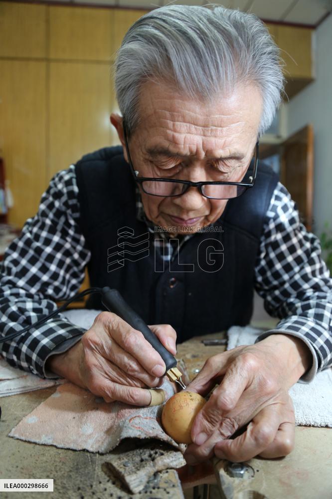 Calabash Pyrographic Works With Theme of OX