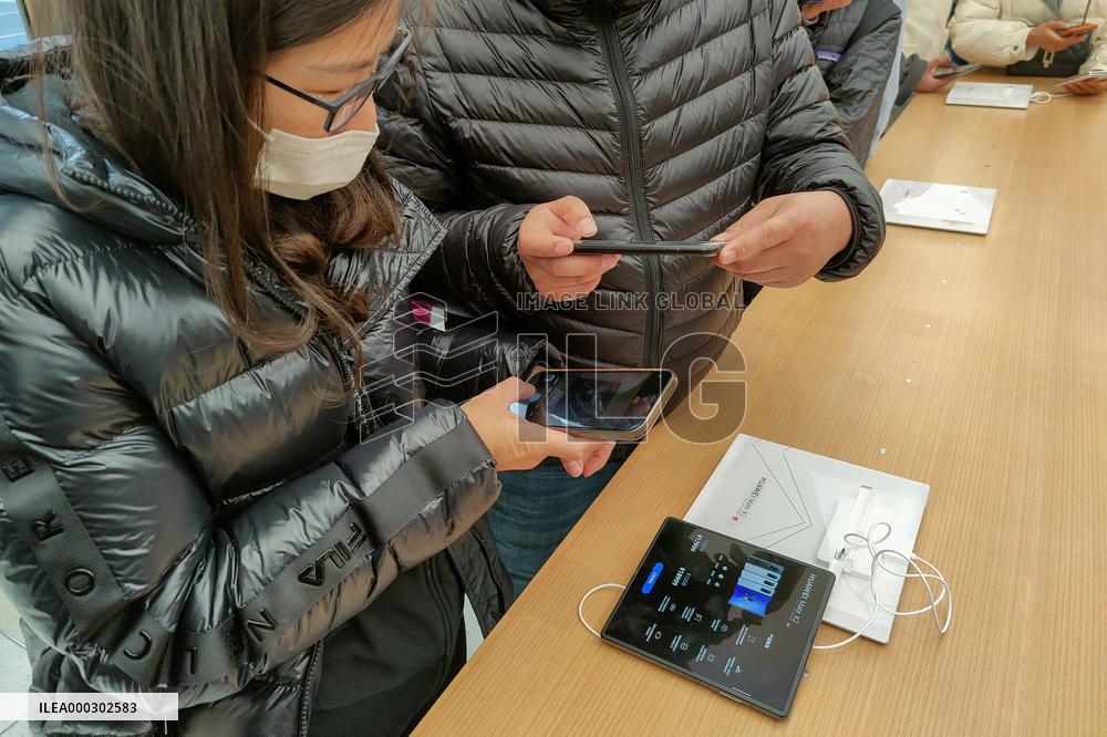 Huawei Mate X2 On Sale