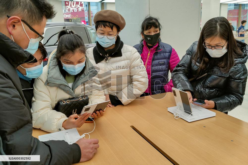 Huawei Mate X2 On Sale