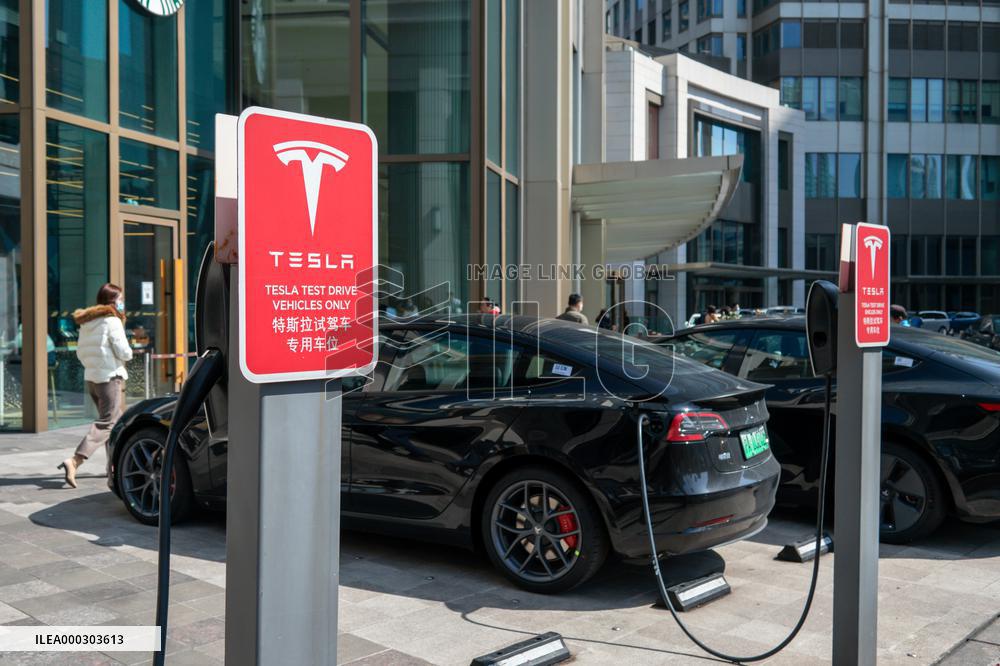Tesla Pop In China