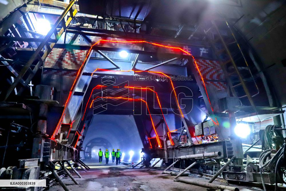 G213 Dongshan Tunnel Completed