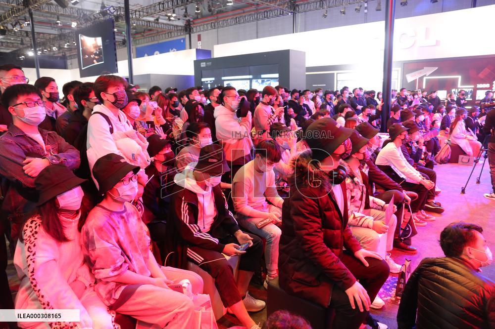 LPL hero League Appears on TCL E-sports Stage