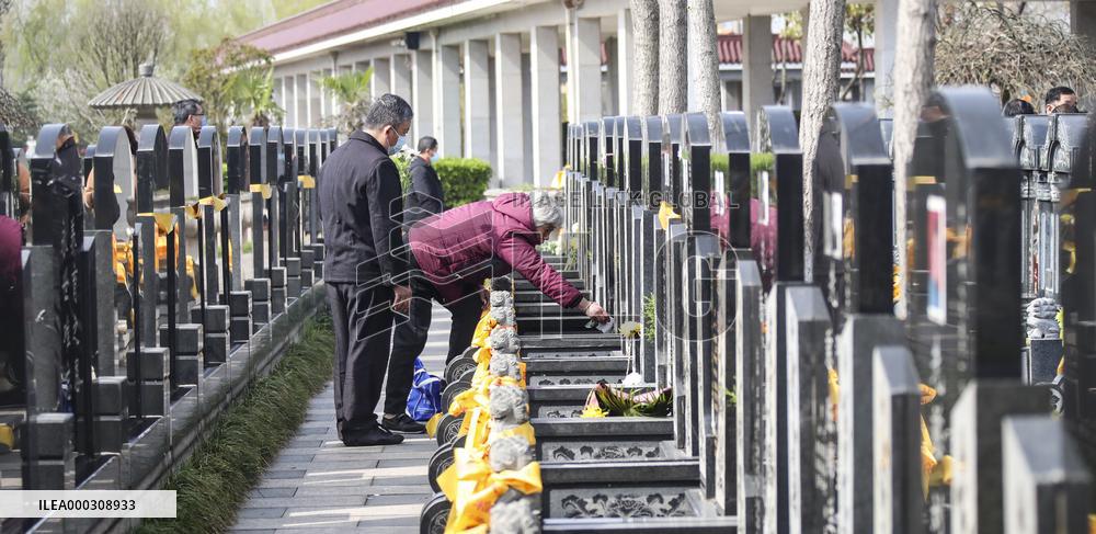 Tomb Sweeping Day