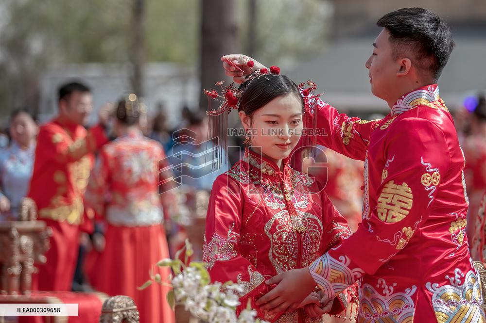 Classical Han Style Group Wedding