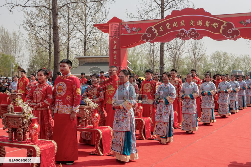 Classical Han Style Group Wedding