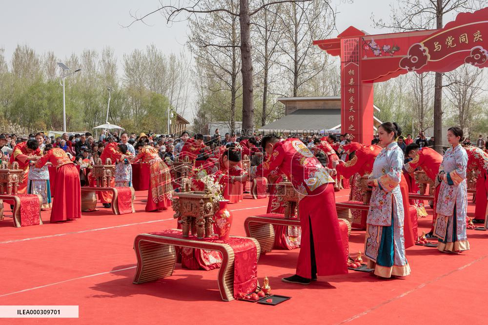 Classical Han Style Group Wedding