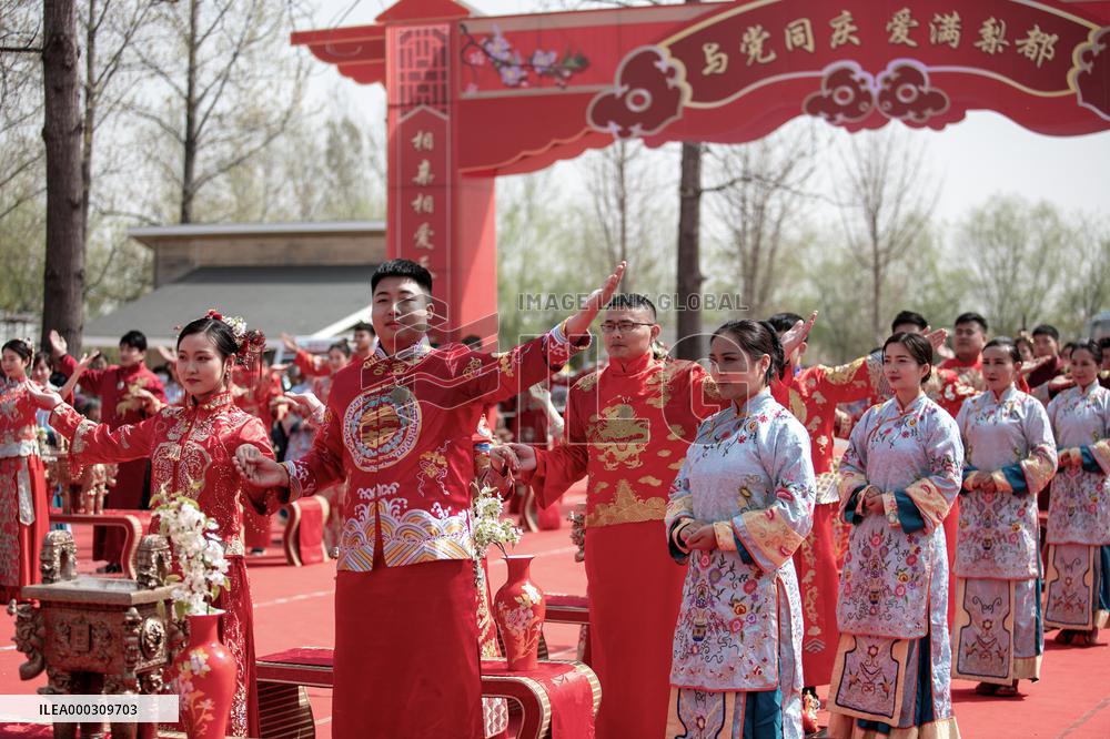 Classical Han Style Group Wedding