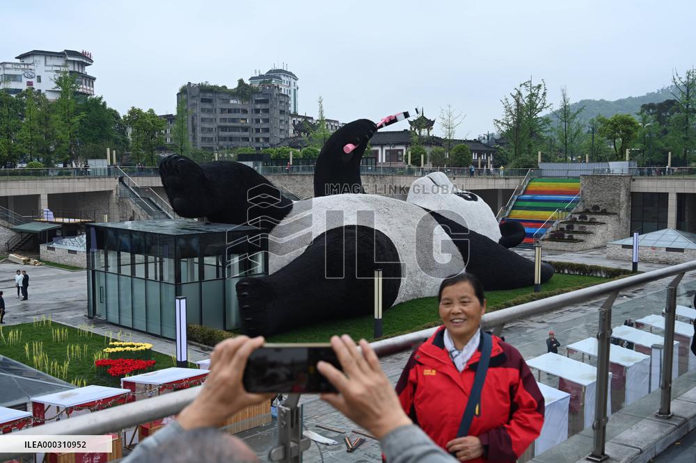 The Heaviest Giant Panda Sculpture On The World