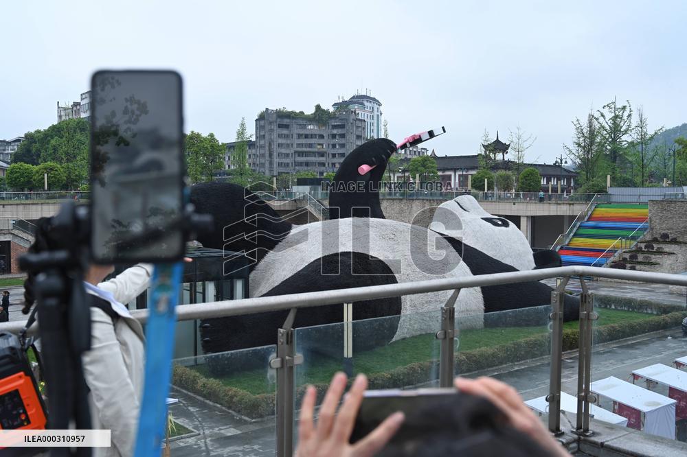 The Heaviest Giant Panda Sculpture On The World
