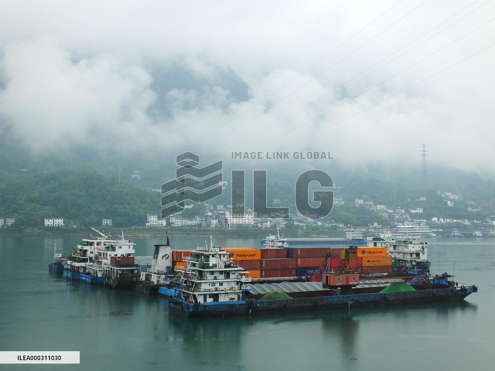Three Gorges Dam Ships