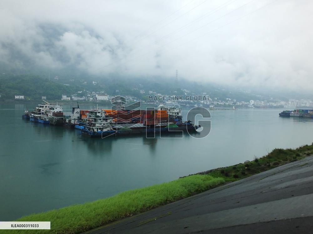 Three Gorges Dam Ships