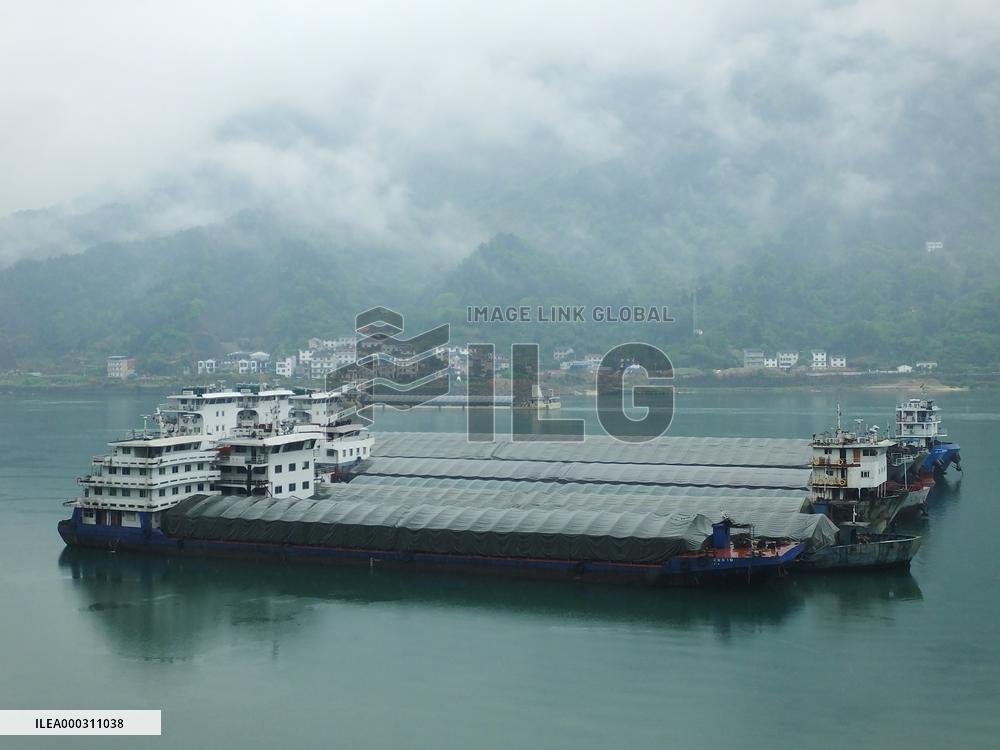 Three Gorges Dam Ships